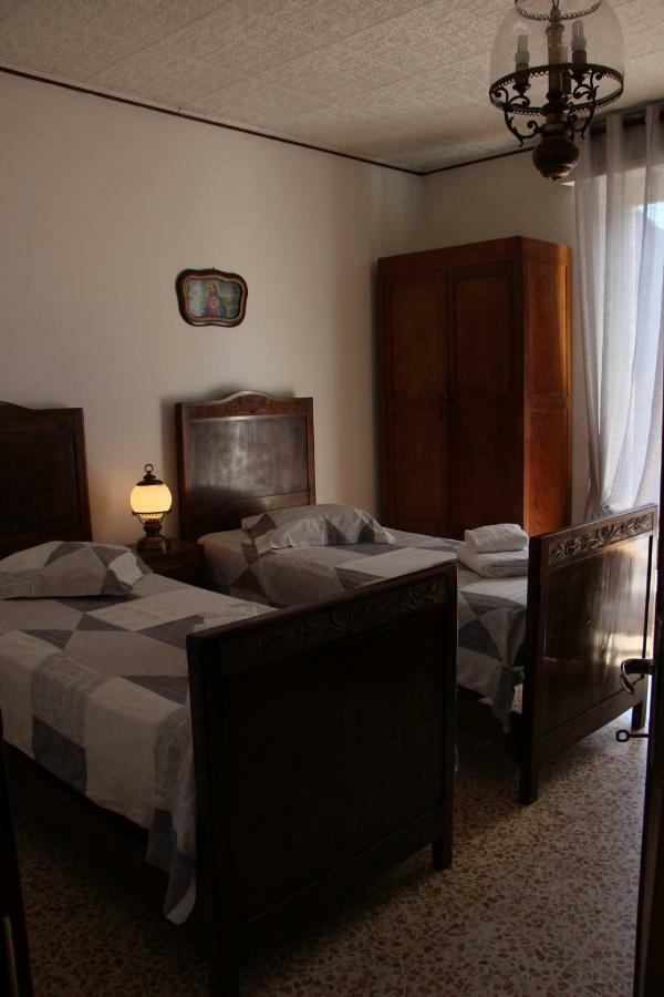 Casa di gianni Apartment Primaluna Bagian luar foto